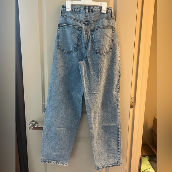 Urban Outfitters Destroyed High Rise Baggy Jeans Light Wash - Picture 6 of 8